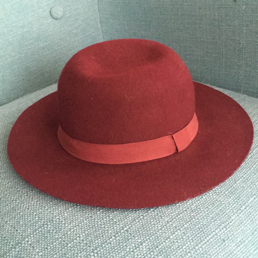 Big Maroon hat